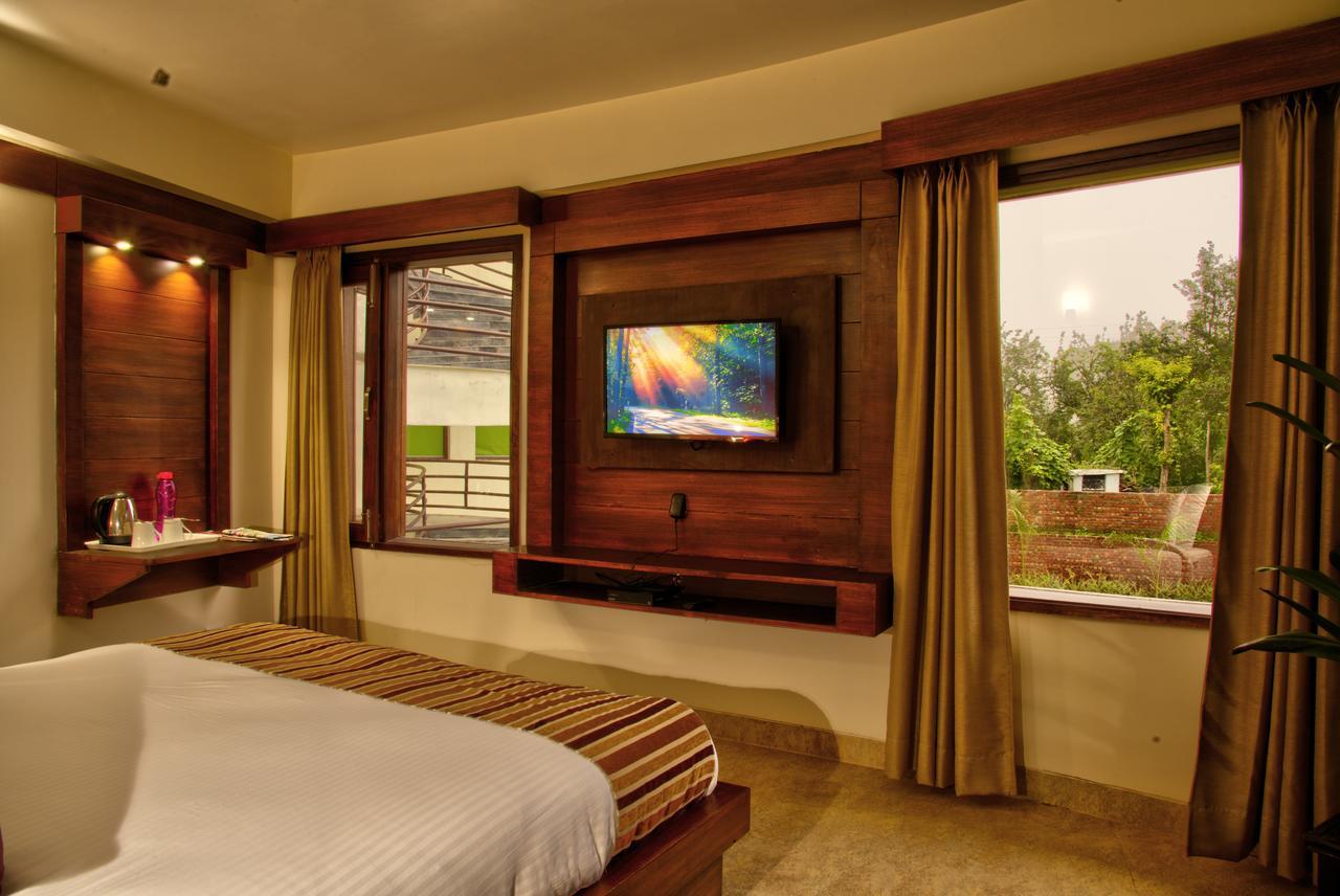 The Palm Resort-Luxuria Nainital Exterior photo